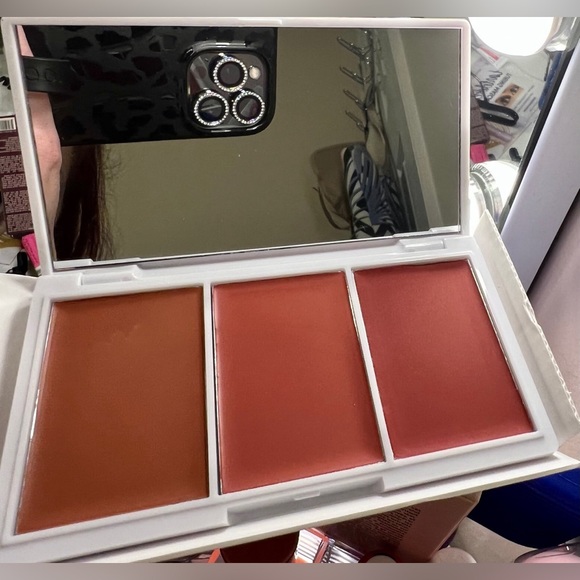 Primrose + Cream Lip & Cheek Cream Palette - Picture 2 of 6